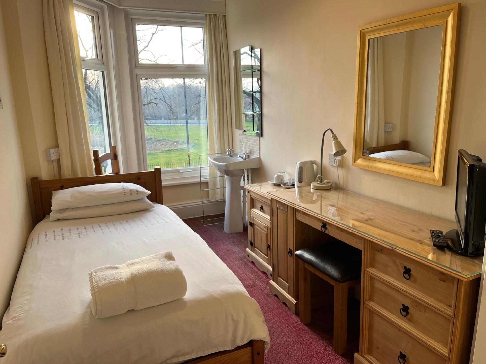 Chadwick Guest House Middlesbrough Buitenkant foto